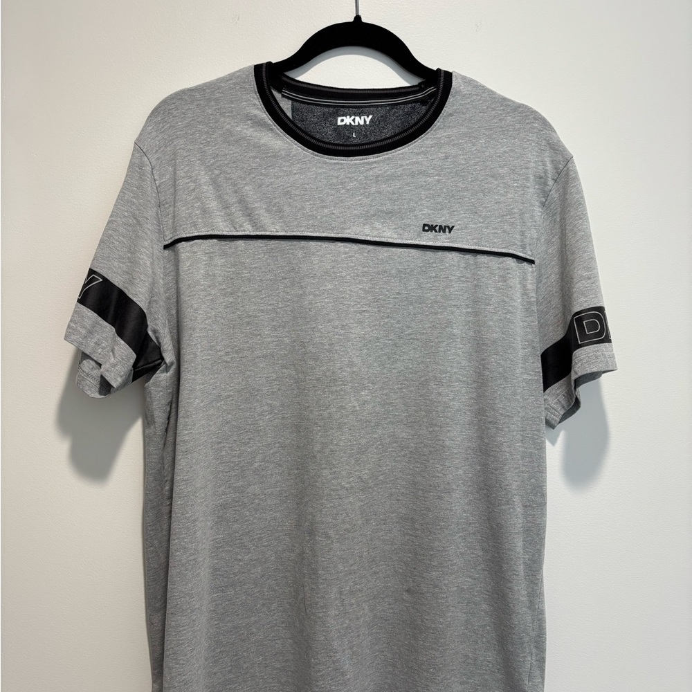 DKNY Men's Heather Gray T-Shirt with Black Accents